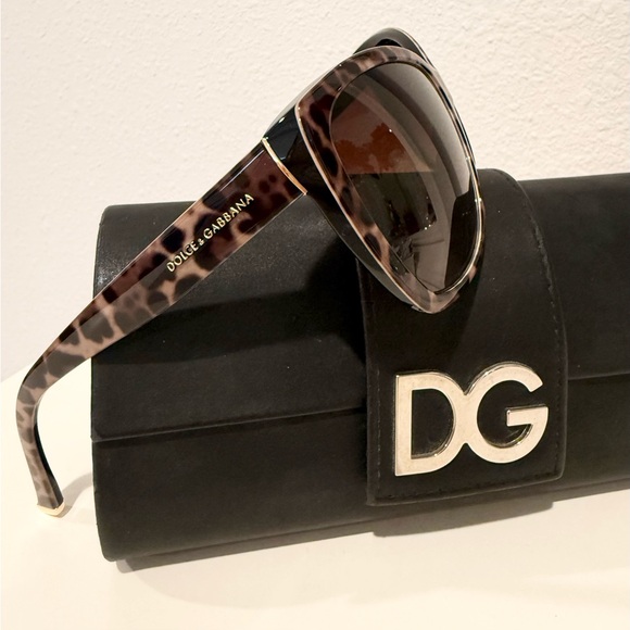 🕶️✨ Dolce & Gabbana Leopard Sunglasses with Gold Toned Accents & Accessories - Picture 9 of 16